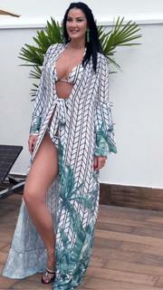 Helen Ganzarolli feet photo thumbnail