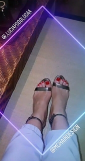 Helen Ganzarolli feet photo thumbnail