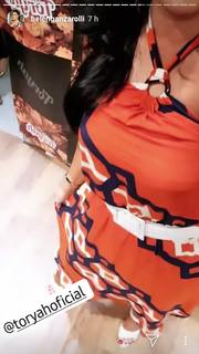 Helen Ganzarolli feet photo thumbnail