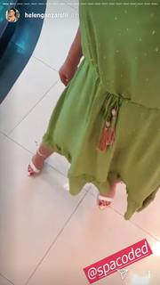 Helen Ganzarolli feet photo thumbnail