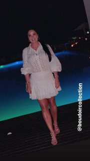 Helen Ganzarolli feet photo thumbnail