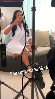 Helen Ganzarolli feet photo thumbnail