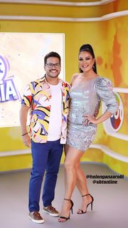 Helen Ganzarolli feet photo thumbnail