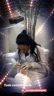 Helen Ganzarolli feet photo thumbnail