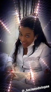 Helen Ganzarolli feet photo thumbnail