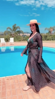 Helen Ganzarolli feet photo thumbnail