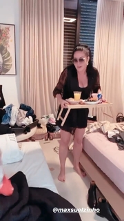 Helen Ganzarolli feet photo thumbnail