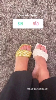 Helen Ganzarolli feet photo thumbnail