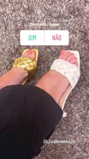 Helen Ganzarolli feet photo thumbnail