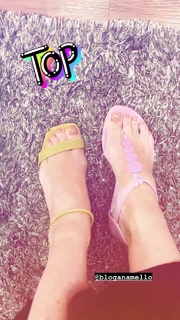 Helen Ganzarolli feet photo thumbnail