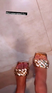 Helen Ganzarolli feet photo thumbnail