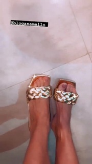 Helen Ganzarolli feet photo thumbnail