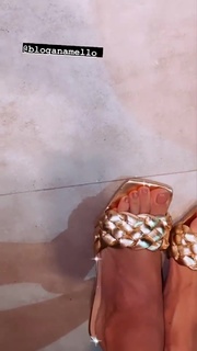 Helen Ganzarolli feet photo thumbnail