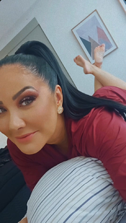 Helen Ganzarolli feet photo thumbnail