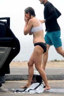 Helen Hunt feet photo thumbnail