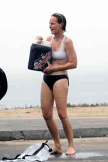 Helen Hunt feet photo thumbnail