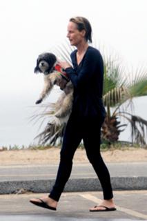 Helen Hunt feet photo thumbnail