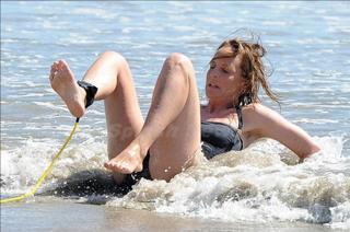 Helen Hunt feet photo thumbnail
