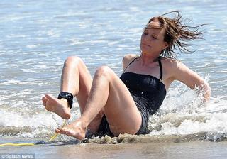 Helen Hunt feet photo thumbnail