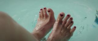 Helen Hunt feet photo thumbnail