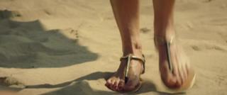 Helen Hunt feet photo thumbnail