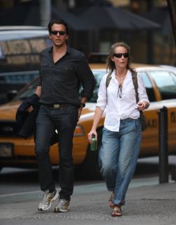 Helen Hunt feet photo thumbnail