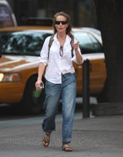 Helen Hunt feet photo thumbnail