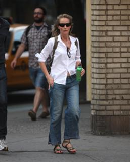 Helen Hunt feet photo thumbnail