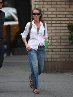 Helen Hunt feet photo thumbnail