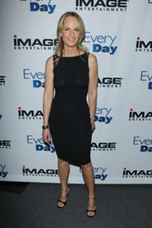 Helen Hunt feet photo thumbnail