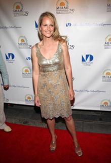 Helen Hunt feet photo thumbnail