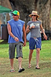 Helen Hunt feet photo thumbnail