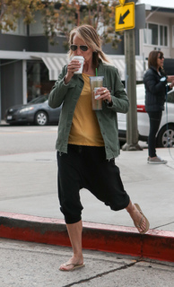 Helen Hunt feet photo thumbnail