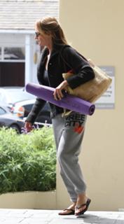 Helen Hunt feet photo thumbnail