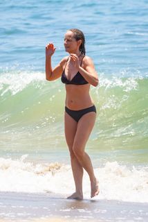 Helen Hunt feet photo thumbnail