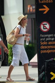 Helen Hunt feet photo thumbnail