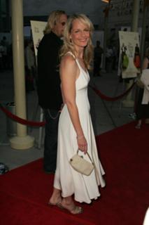 Helen Hunt feet photo thumbnail