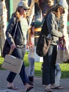 Helen Hunt feet photo thumbnail