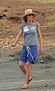 Helen Hunt feet photo thumbnail