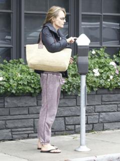 Helen Hunt feet photo thumbnail