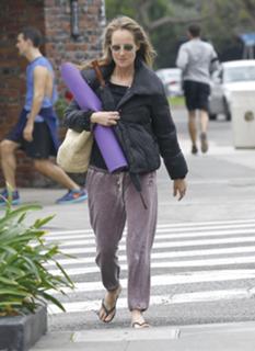 Helen Hunt feet photo thumbnail