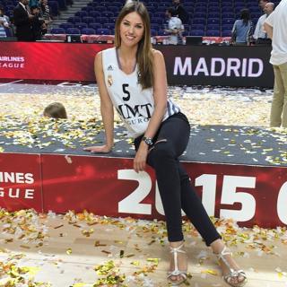 Helen Lindes feet photo 3