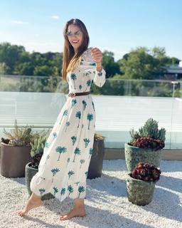 Helen Lindes feet photo 2