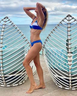 Helen Lindes feet photo 2