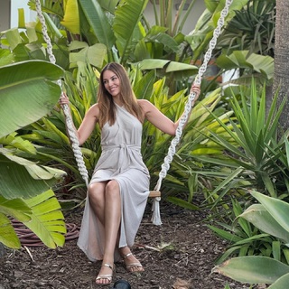 Helen Lindes feet photo 5