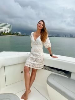 Helen Lindes feet photo 1