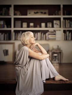Helen Mirren feet photo thumbnail