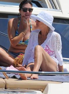 Helen Mirren feet photo thumbnail