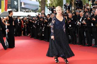 Helen Mirren feet photo thumbnail