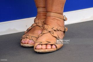 Helen Mirren feet photo thumbnail